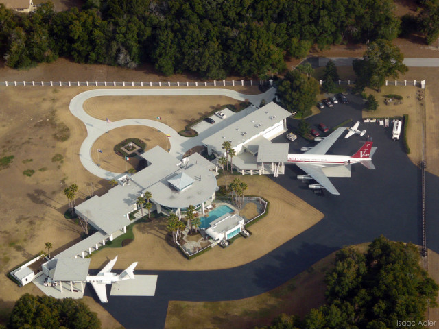 Aviation enthusiasts dream home