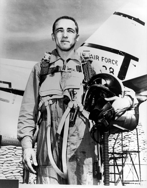 James_Robinson_Risner_in_flight_suit