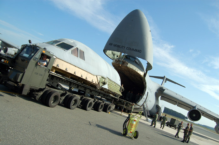 c5 galaxy cockpit