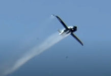 Ultimate Reno Air Race dead-stick landing after blown engine and propeller snaps off!!!