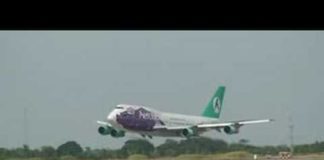 Boeing 747 Extreme Low Pass