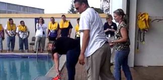 Now instructor will show to the students how to properly inflate the slide!