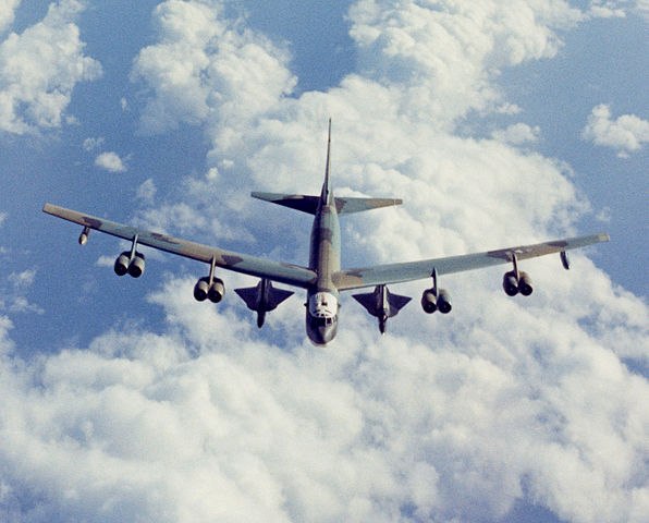 596px-B-52_with_two_D-21s