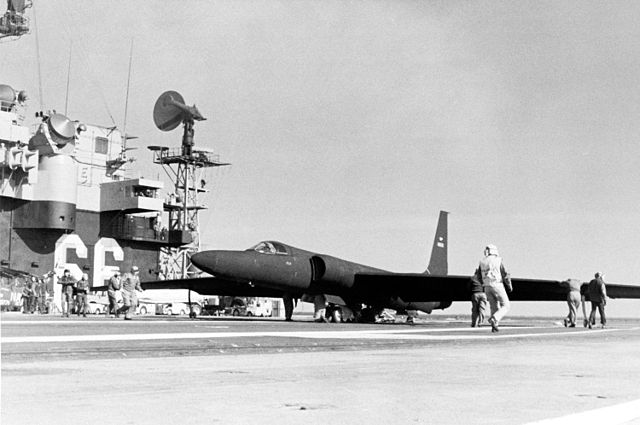 640px-USS_America_(CV-66)_with_a_U-2