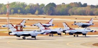 Entire USAF Thunderbirds Fleet Departs at Same Time