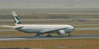 777 Aborts Takeoff, Resumes down the runway!