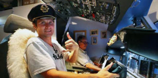 Guy Creates His Own Airplane Cockpit Simulator At Home Using Google Search.