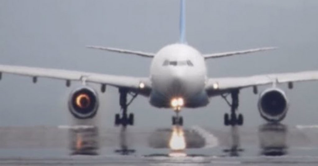 Airbus A330 turbine blade fails