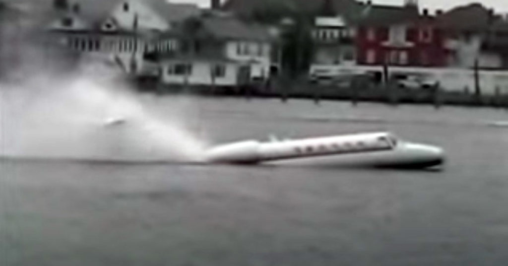 Cessna Citation Becomes a Motorboat
