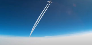 Airbus A319 flyby at cruising altitude captured by a GoPro on a weather balloon GoPro on a weather balloon