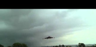 “Holy sh—-rrrrrooooooaaaarrrr!” Awesome Vulcan Bomber Low Fly-By