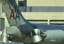 Pilot powerbacks this MD-80 out of the terminal like it’s a pickup truck. American Airlines McDonnell Douglas MD-80 pulling away from the gate on its own power!