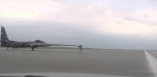U-2 takeoff with only one wing wheel
