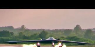 Seeing B-2 stealth bombers land is like seeing alien UFOs come to Earth