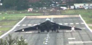 Avro Vulcan Wheelie Avro Vulcan Wheelie braking