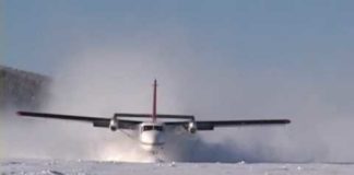 This makes me wonder, can the Twin Otter land in snowy places with floats instead of skis?