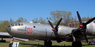 Soviet B-29 Clone – The Tupolev TU-4 with a very small unnecessary hole