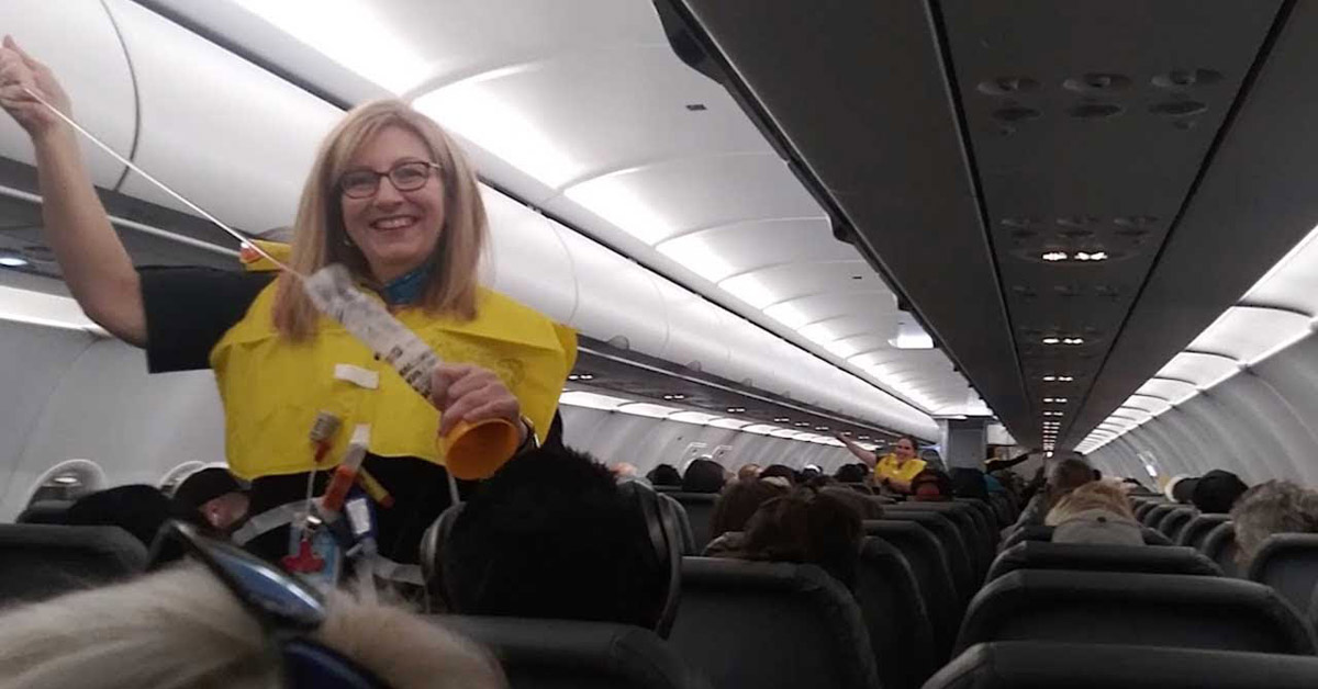 World's Funniest Flight Attendant Leaves Passengers In Hysterics ...