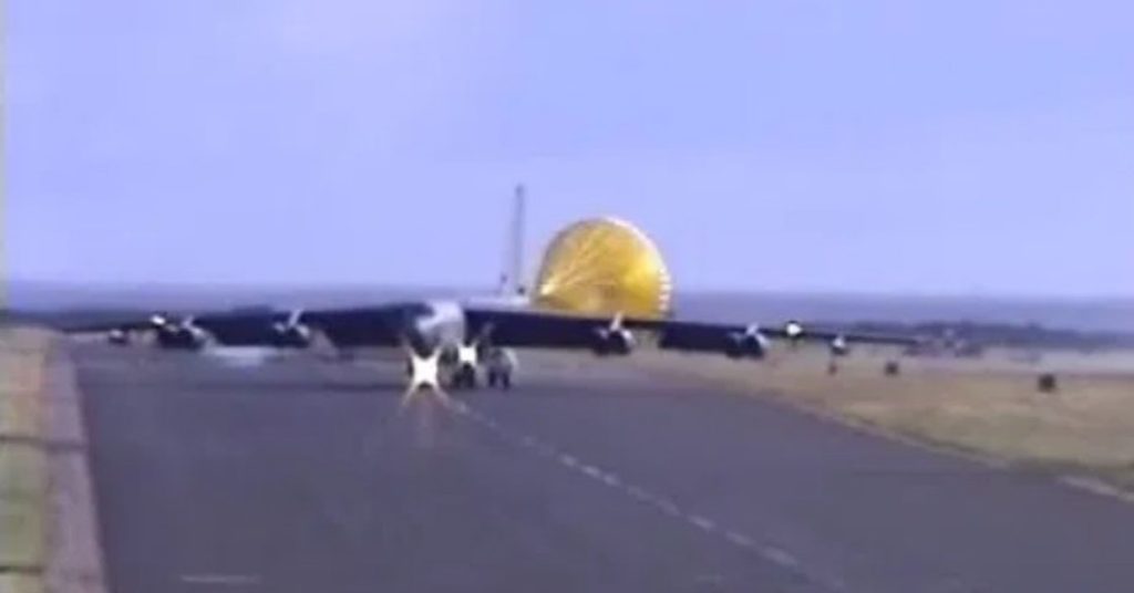 B-52 Crosswind Landing