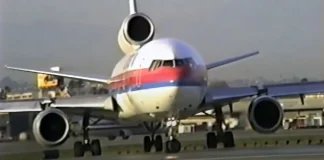 DC-10 Rockets Out of LAX after a short ground roll DC-10 Rockets Out of LAX