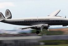 Spectacular Lockheed Super Constellation Visual Approach