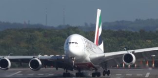 Airbus A380 Unbelievably Hard Crosswind Landing