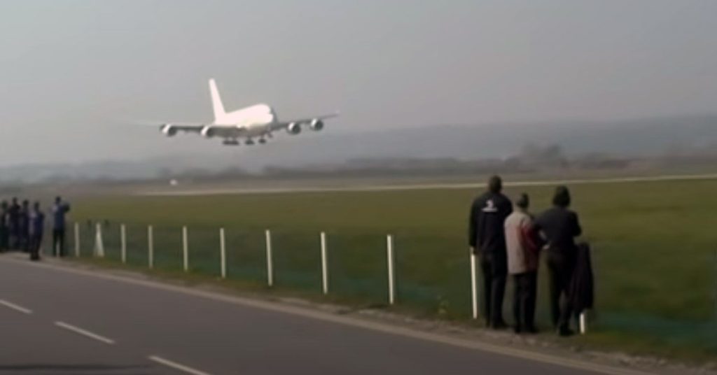 Airbus A380 Loud Engine Howl Up During Employees Fly By
