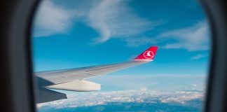 Turkish Delight Turns to Turmoil: 787’s Window Melts Under the Hollywood Spotlight